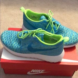 Nike tennis shoes